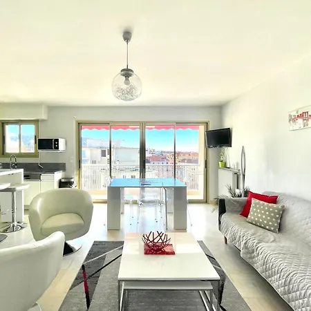 Petit Juas By Welcome To 戛纳